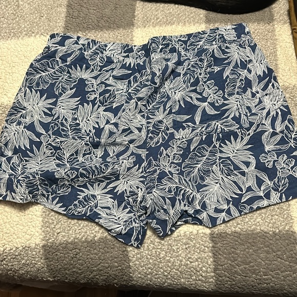 Linen shorts - Picture 3 of 3